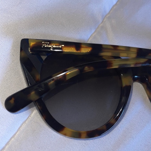 Ferragamo Sunglasses NWOT - Picture 3 of 5